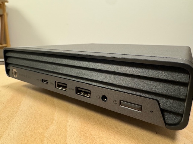 HP ProDesk 400 G6 Desktop Mini + držák